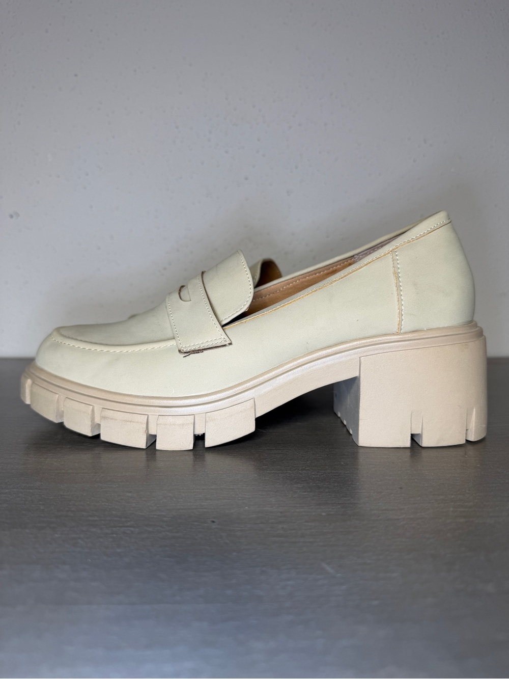 Crown Vintage Women's Sage Loafers Platform Lug Sole Size 9.5 M Slip On Comfort - Picture 3 of 10